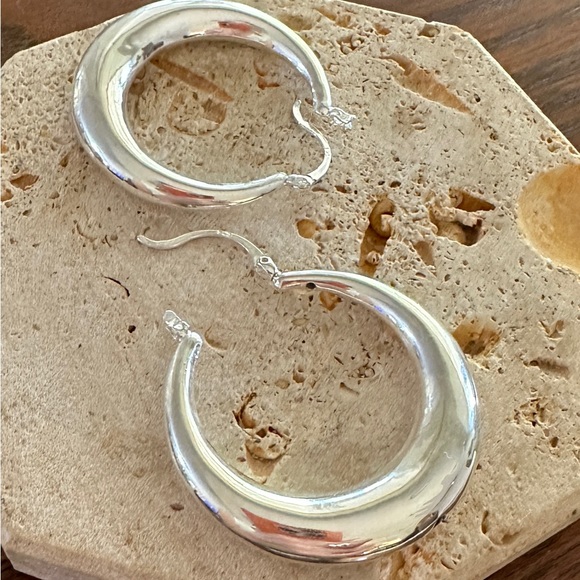 Sterling Silver Bold Thick Graduated Tube Hoop Earrings BOHO - Picture 2 of 3